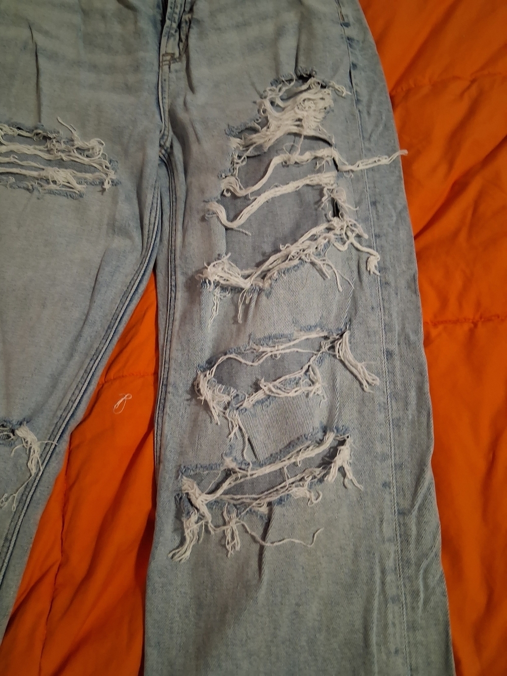 American Eagle Outfitters Light Blue Distressed Baggy Jeans - Picture 9 of 9